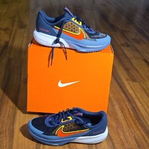 Nike Sonic Fly GS 'Midnight Navy Picante Red'

Athletic Shoes Kids Sz 4 Nwb